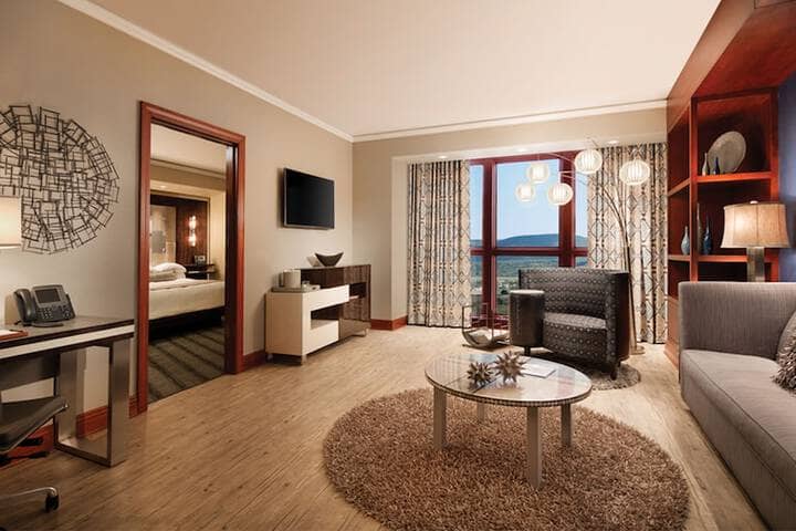 Room 26 of 76
