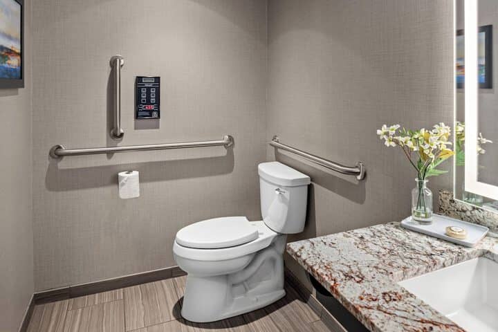 Room 38 of 76