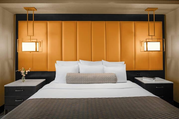 Room 20 of 76