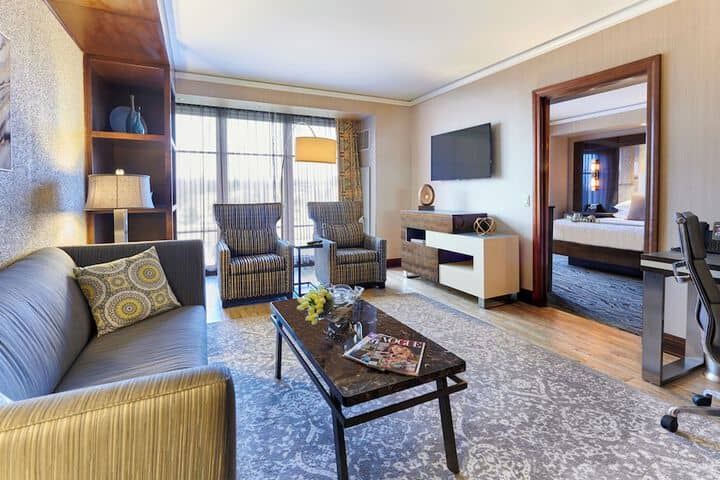 Room 14 of 76